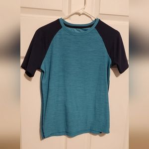 Old Navy Active tshirt